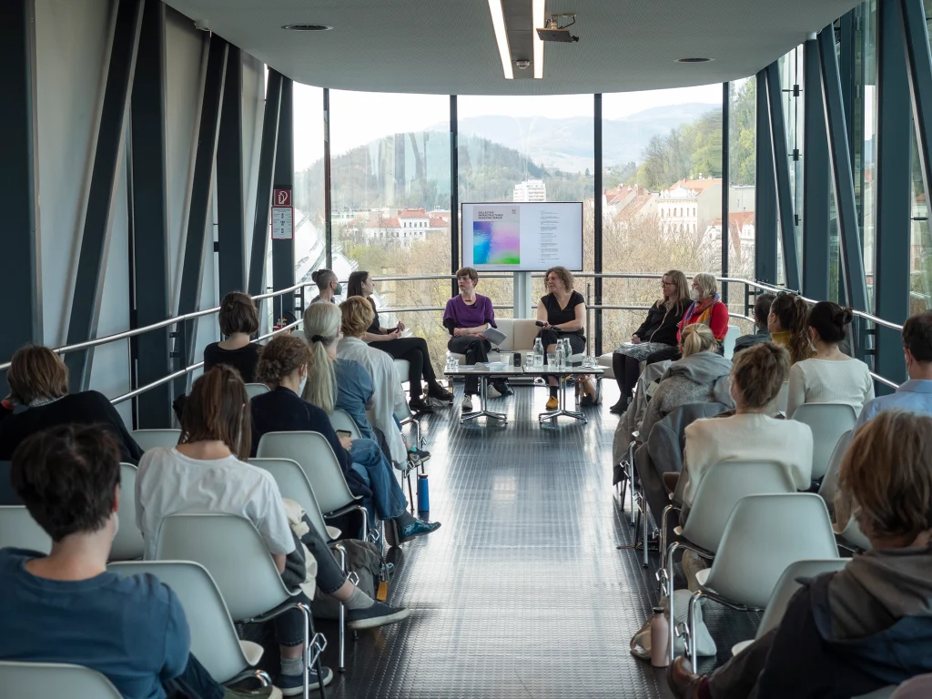 The Golden Pixel Cooperative „Buchpräsentation im Rahmen der Diagonale’22”, Kunsthaus Graz, 2022, Foto: Miae Son