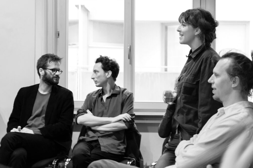 Verena Dürr, „Herr im Garten”, Kollektives Hören in der Medienwerkstatt, Wien, 2019, Foto: Miae Son