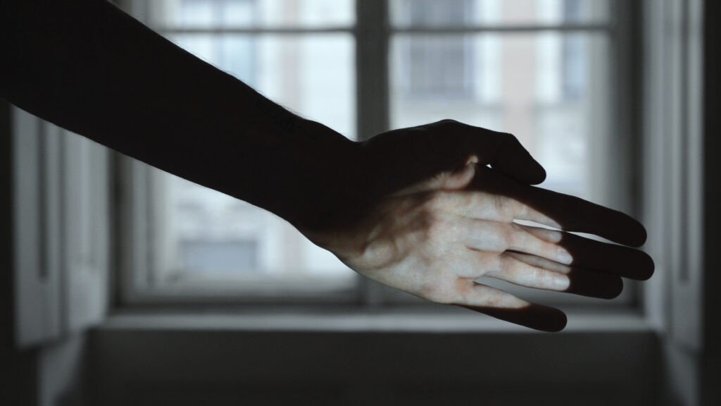 Olena Newkryta, Filmstill aus „To Hand. A Projection for the Palm”, 2017