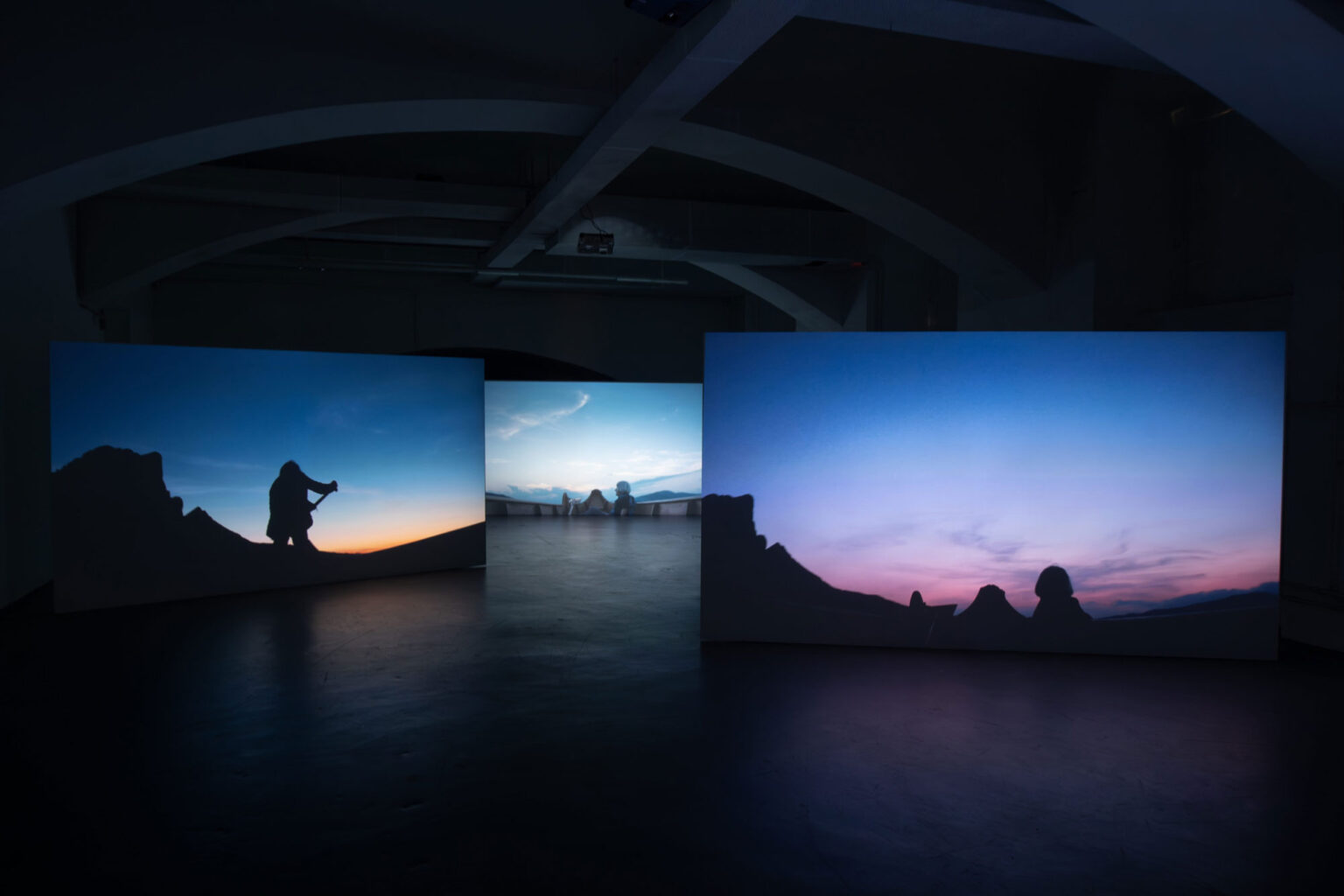 Christiana Perschon, Ausstellungsansicht „Stille Verschieben“ das weisse haus, 2024