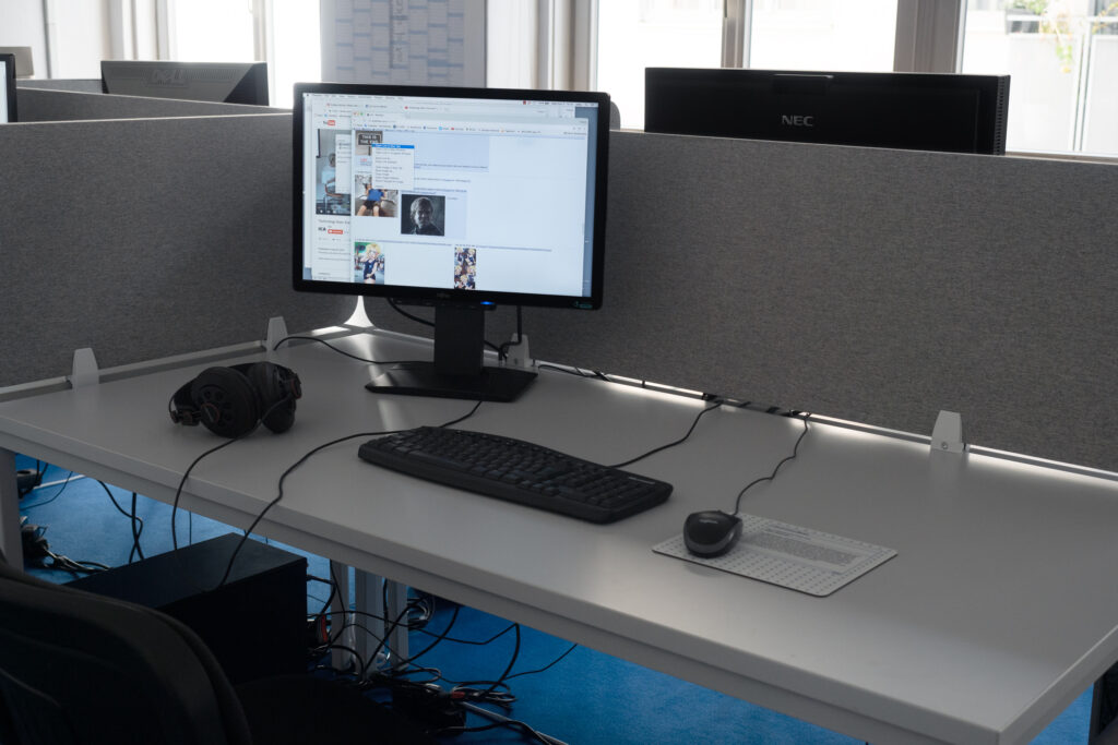 Installationsansicht, „out of office”, Medienwerkstatt Wien, 2023, Eva & Franco Mattes: „For Internet Use Only”, Foto: Miae Son