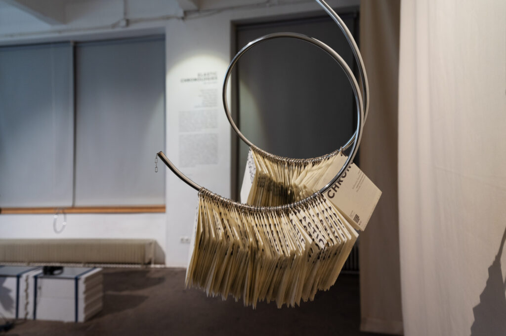 Installationsansicht, „Elastic Chronologies”, Medienwerkstatt Wien, 2024, Foto: Simona Obholzer