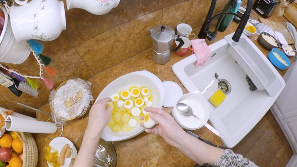 Daniel Hüttler, Pille-Riin Jaik, Klaus Rabeder, Janina Weißengruber, Filmstill aus „Freedom in the Present Past“, 2024