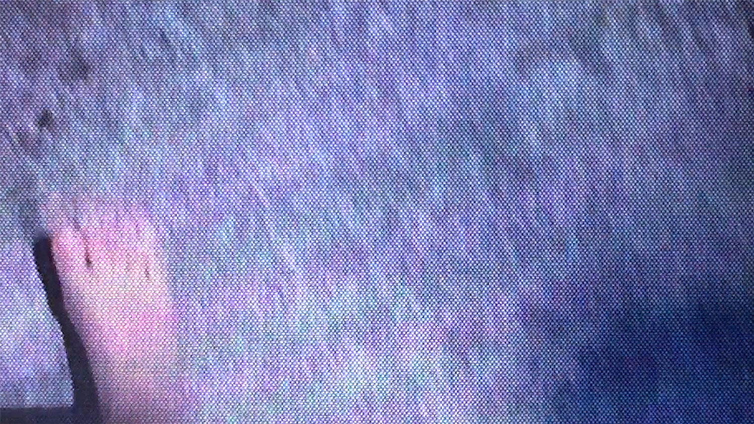 Iris Blauensteiner & Christine Moderbacher, Filmstill aus „Die Welt ist an ihren Rändern blau“, 2021