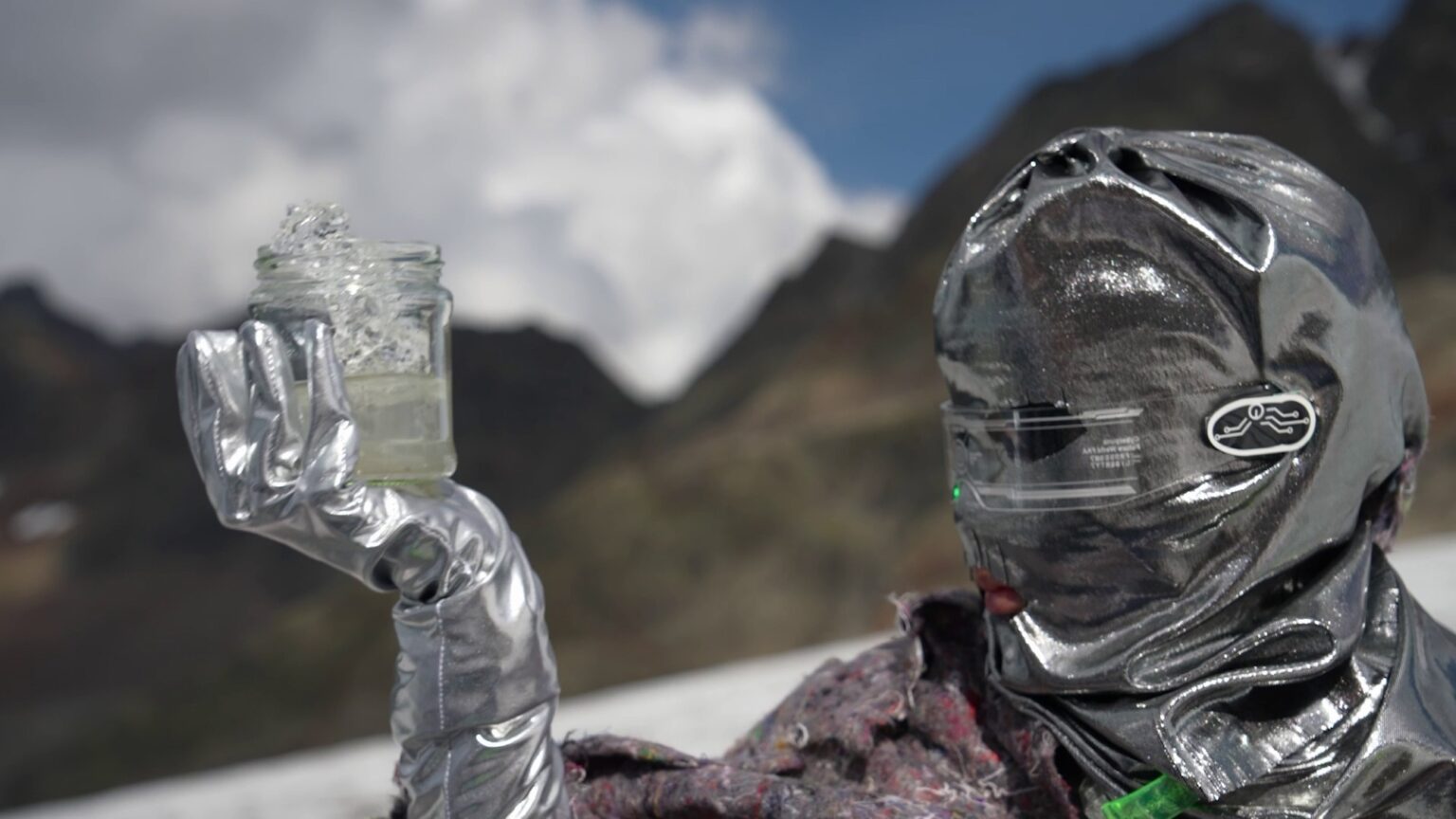 Johanna Tinzl, Filmstill aus „Activate the Good Spirits, Haunt the Toxic Ghosts“, 2024