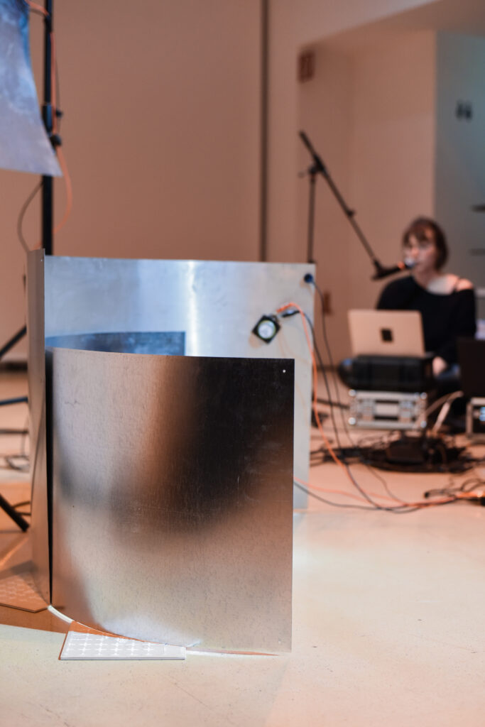 Iris Blauensteiner & Rojin Sharafi: Strom, Performance, Foto:  esel.at - Joanna Pianka