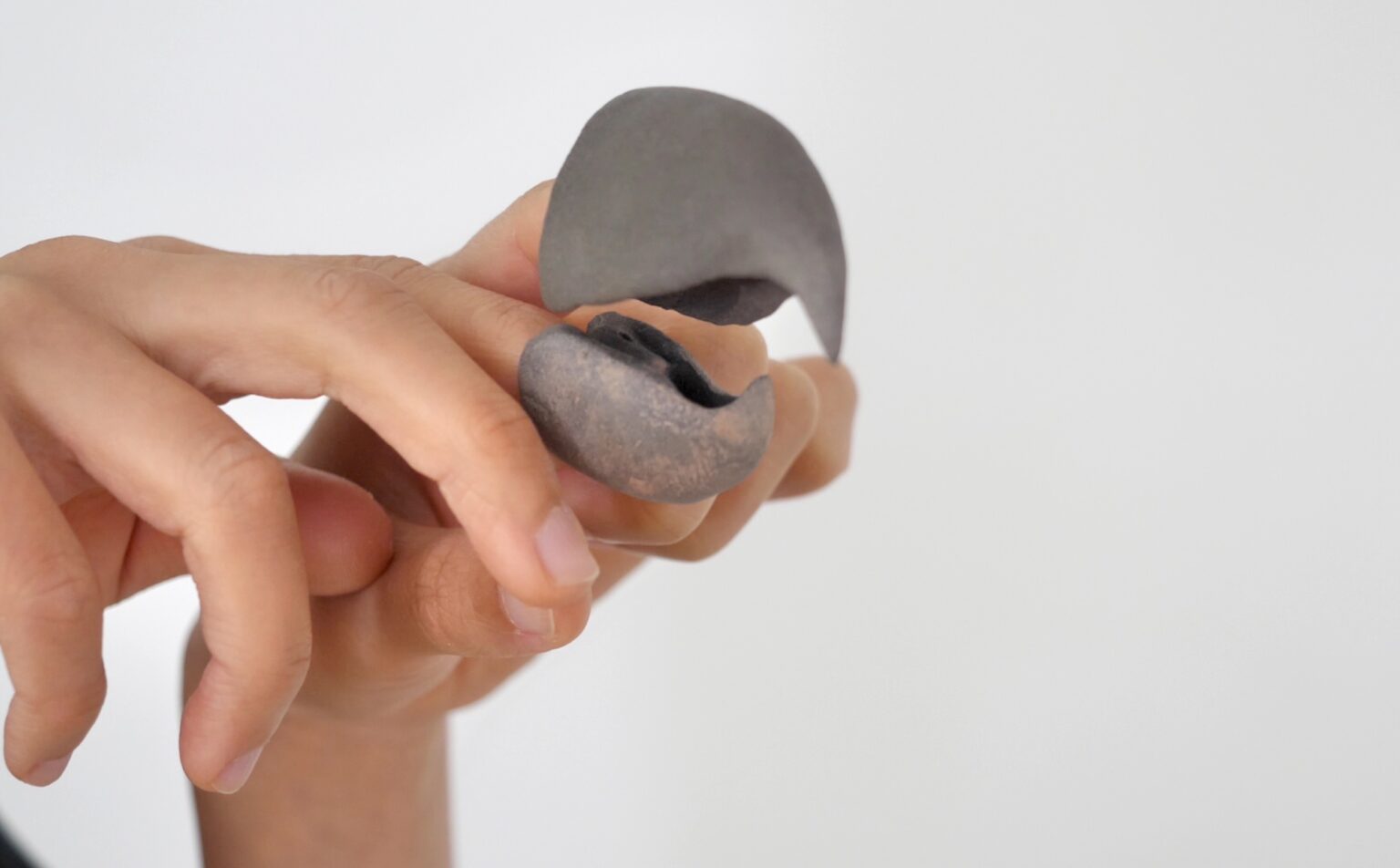 Miae Son, „Talking Bird“, Keramikskulptur, 2024, Foto: Miae Son