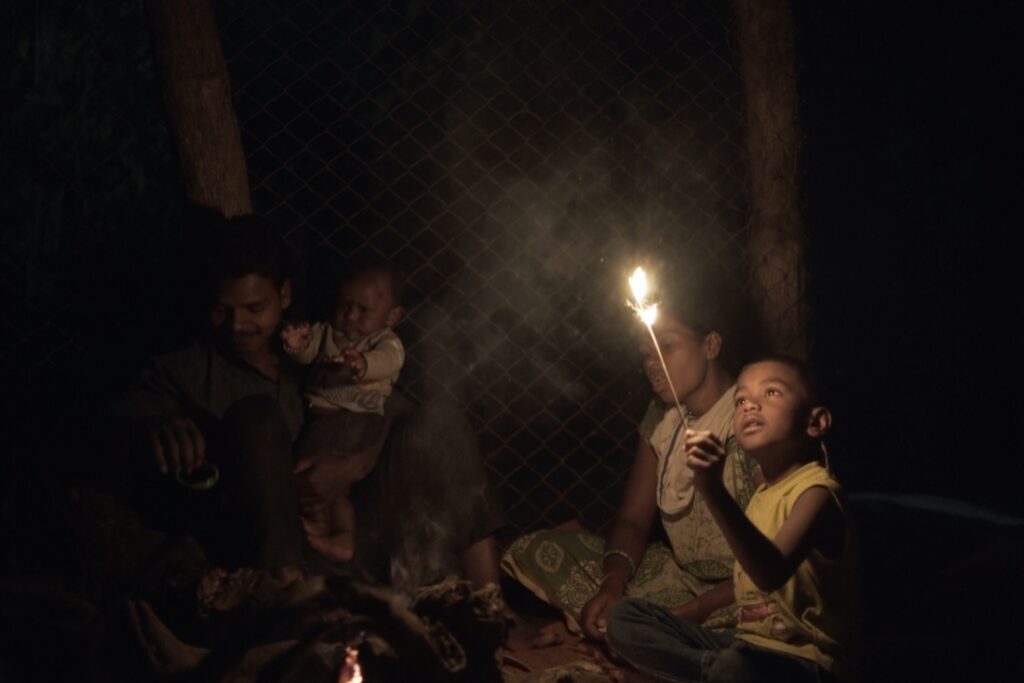 NoCut Film Collective, Filmstill aus „A Rifle and a Bag”, 2020