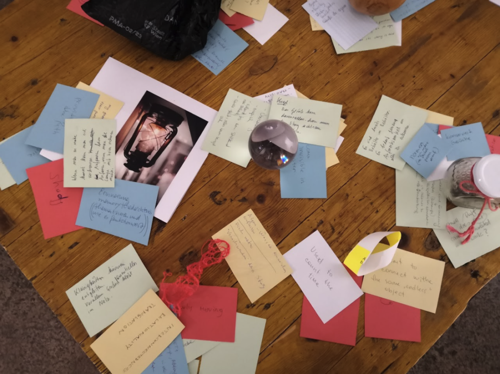 The Golden Pixel Cooperative, „Assoziative Felder”, Workshop mit Iris Blauensteiner, Medienwerkstatt Wien, 2023, Fotos: Pille Riin-Jaik und Iris Blauensteiner