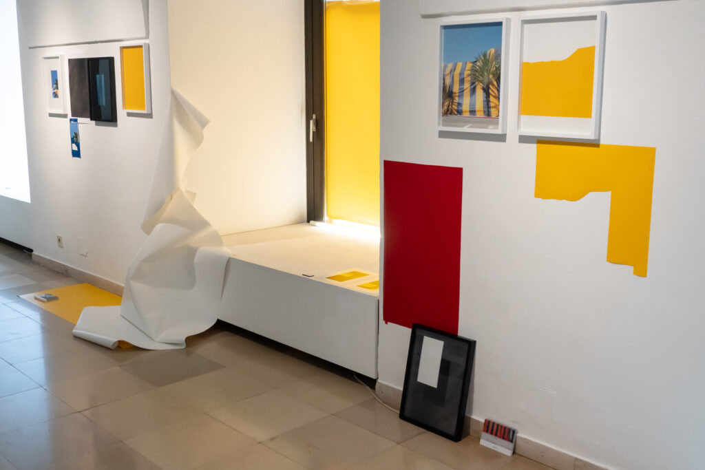 Ausstellungsansicht, „Big screens shatter easily“, Galerie Oberösterreichischer Kunstverein, 2019, Foto: Lisa Truttmann