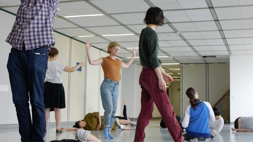 Xavier le Roy / Scarlet Yu, Workshop, „« Still Untitled » (2017 ) Still Alive im Rahmen von ‚Verhältnisse‘“ (Wien, 2018)“, Akademie der bildenden Künste Wien, 2018, Foto: Miae Son