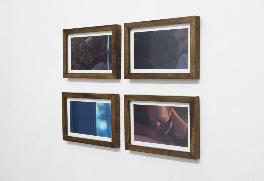 Ausstellungsansicht, „Frozen Frame / Turning Frame“, Pinacoteca, Wien, 2015. Bernhard Staudinger, „xx“. Foto: Thomas Ries