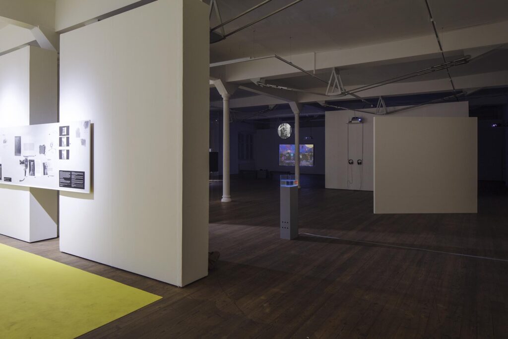 Ausstellungsansicht, The Golden Pixel Cooperative, „search form“, Kunsthalle Exnergasse, 2016, Foto: Wolfgang Thaler