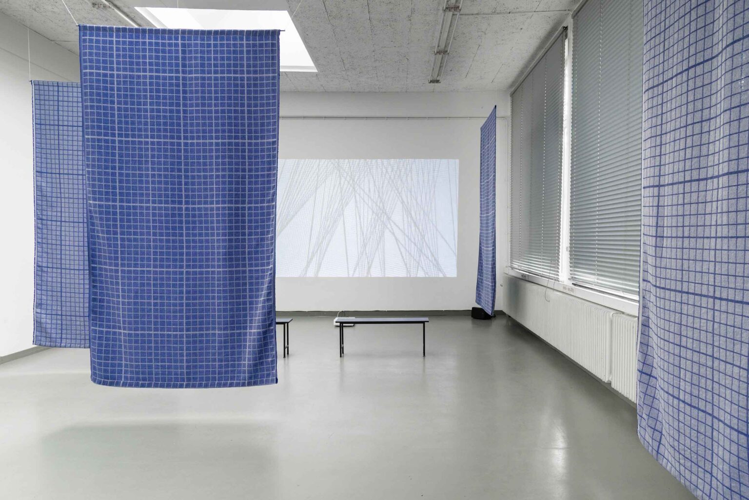 Olena Newkryta, Installationsansicht „Patterns Against Workers“, 2024