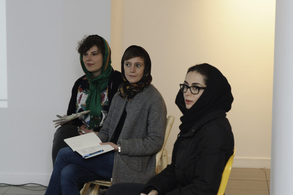 The Golden Pixel Cooperative, „Vanishing Points,"  2014, Nathalie Koger und Marlies Pöschl im Dialog mit Tala Vahabzadeh, Kuratorin von dem Limited Access 5 Teheran. Photo: unbekannt