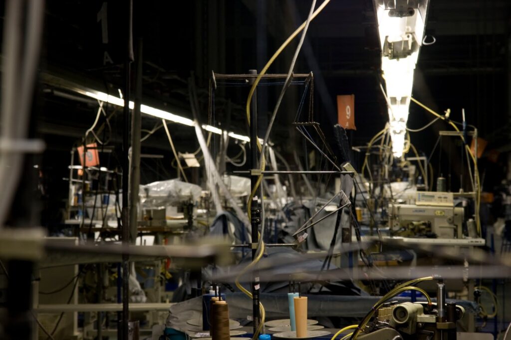 Ali Kazma, Filmstill aus „Obstructions/Jean Factory”, 2008