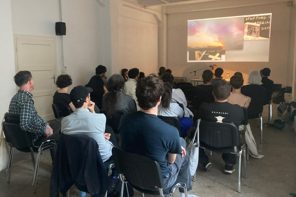 Caitlin Berrigan, Vortrag „Complicit Images“, Medienwerkstatt Wien, 2024