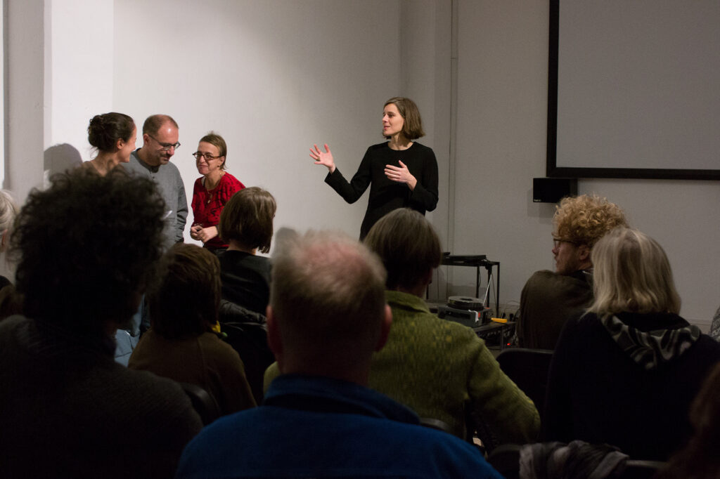 The Golden Pixel Cooperative, „KINE The Movies Had That Movie Thing”, Performance, Medienwerkstatt Wien, 2019, Foto: The Golden Pixel Cooperative