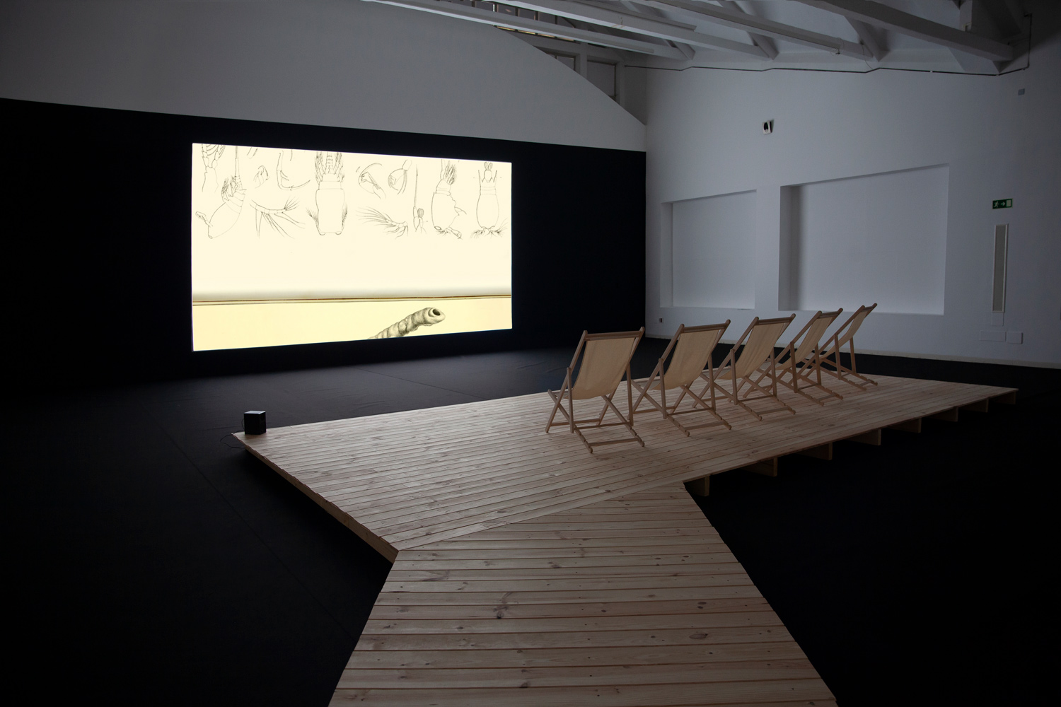 Enar de Dios Rodríguez, Installationsansicht „Liquid ground“, LABoral Centro de Arte, Gijón, 2021, Foto: Enar de Dios Rodríguez