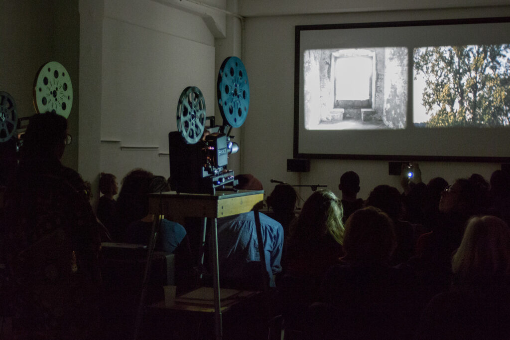 Vortrag Sílvia das Fadas, „Auguries for a Non-Hierarchical Framing and Flourishing“, Symposium „Framed Existences“, 2019