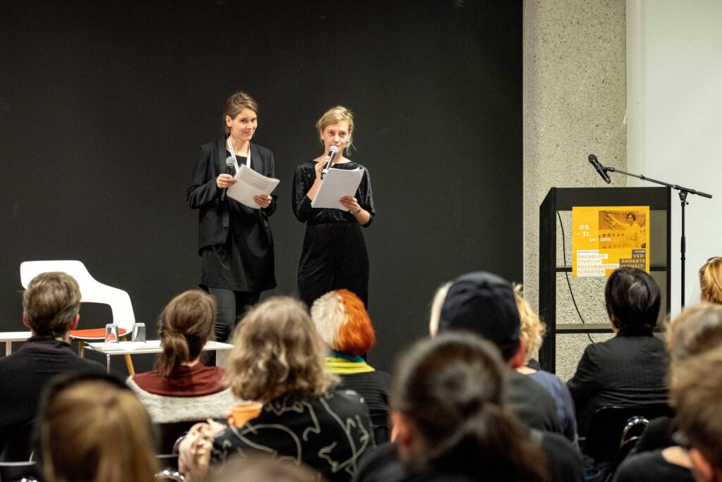 The Golden Pixel Cooperative, „Verhältnisse 5”, Performance, VALIE EXPORT Center Linz, 2019, Foto: Violetta Walkobinger