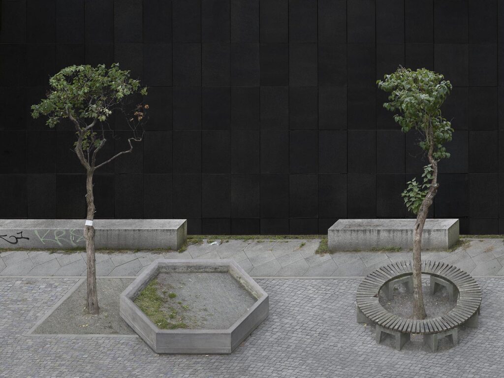 Beate Gütschow, „HC#4“, 2018, C-print, 148 x 115 cm, Courtesy: Produzentengalerie Hamburg © Beate Gütschow, VG Bild-Kunst, Bonn 2026