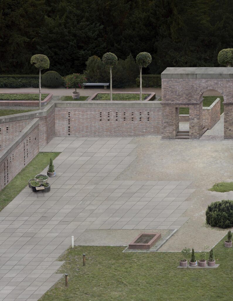 Beate Gütschow, „HC#7“, 2019, C-print, 80 x 64 cm, Courtesy: Produzentengalerie Hamburg © Beate Gütschow, VG Bild-Kunst, Bonn 2026