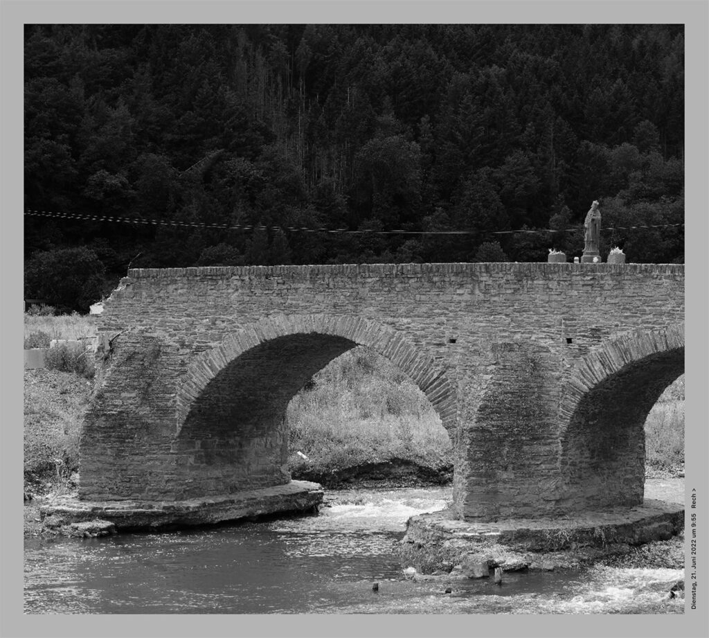 Beate Gütschow, „Resistance,Flood,Fire, Resistance.“, 2025, Publikation © Beate Gütschow, VG-Bild-Kunst, Bonn 2025