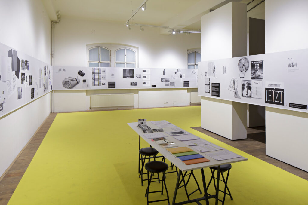 Ausstellungsansicht, The Golden Pixel Cooperative, „search form“, Kunsthalle Exnergasse, 2016, Foto: Wolfgang Thaler