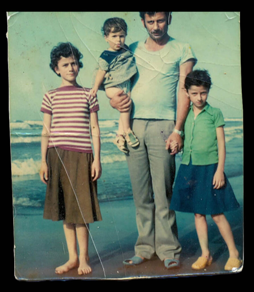 Filmstill aus „Profession: Documentarist“ von Shirin Barghnavard, Firouzeh Khosrovani, Farahnaz Sharifi, Mina Keshavarz, Sepideh Abtahi, Sahar Salahshoor und Nahid Rezaei